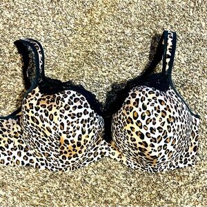 Cacique leopard bra. 46D